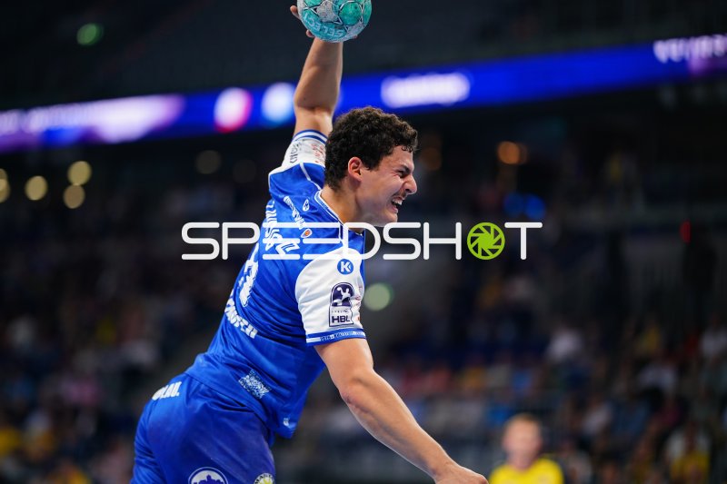 Spieler der ThSV Eisenach im Sprungwurf