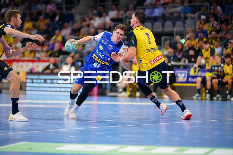 Vukasin Antonijevic (#41; ThSV Eisenach) im Angriff gegen die Rhein Neckar Löwen
