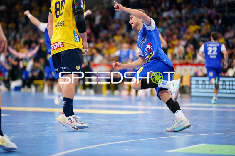Spieler der ThSV Eisenach in Abwehraktion gegen Rhein Neckar Löwen