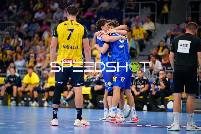 ThSV Eisenach jubelt nach Sieg gegen Rhein Neckar Löwen in der SAP Arena