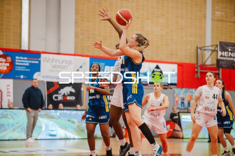 Basketballaction in der KISEC-Arena Herne