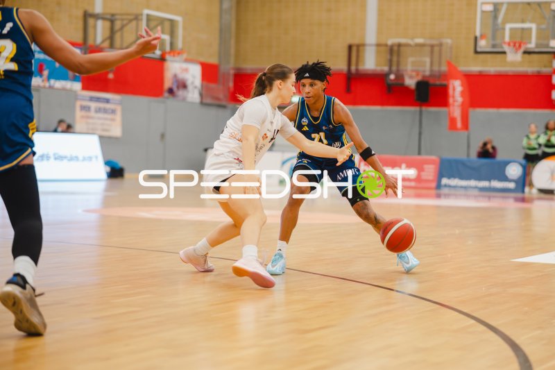 Basketballspiel Alba Berlin Damen gegen Herner TC in der KISEC-Arena