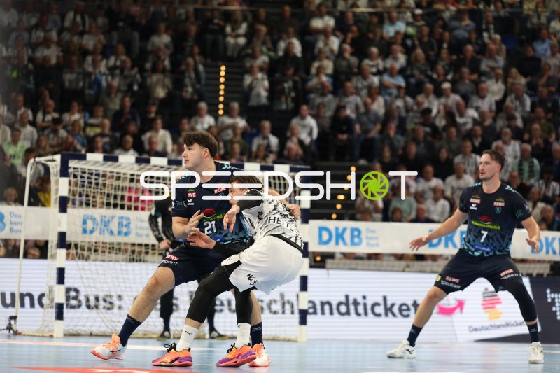 Robert Timmermeister (#7; Rhein Neckar Löwen) gegen Bergischer HC in der Merkur Ostseehalle