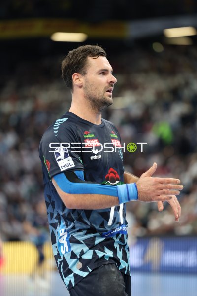 Dani Baijens (#77; Rhein Neckar Löwen) im Spielgeschehen