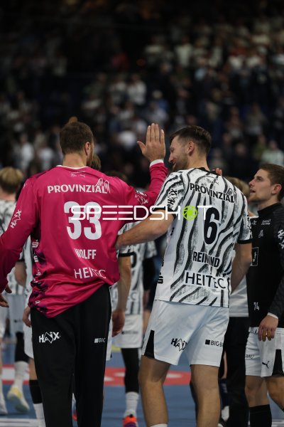 Vincent Büchner (#74; THW Kiel) nach Spielende in der Merkur Ostseehalle
