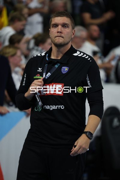 Michel Abt (Co-Trainer Rhein Neckar Löwen) an der Seitenlinie