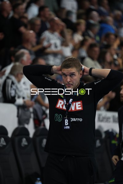 Michel Abt (Co-Trainer Rhein Neckar Löwen) an der Seitenlinie