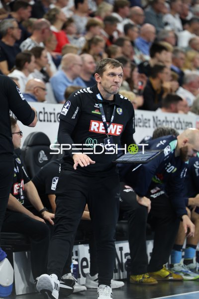 Patrick Jahnke an der Seitenlinie der Rhein Neckar Löwen