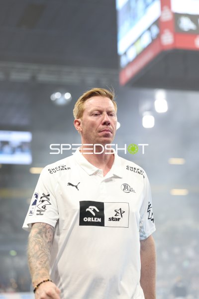 Børge Lund, Trainer THW Kiel, in der Merkur Ostseehalle