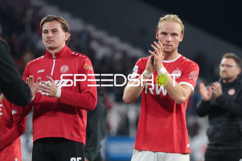 Ben Hüning und Felix Wienand von Rot-Weiss Essen nach dem Spiel