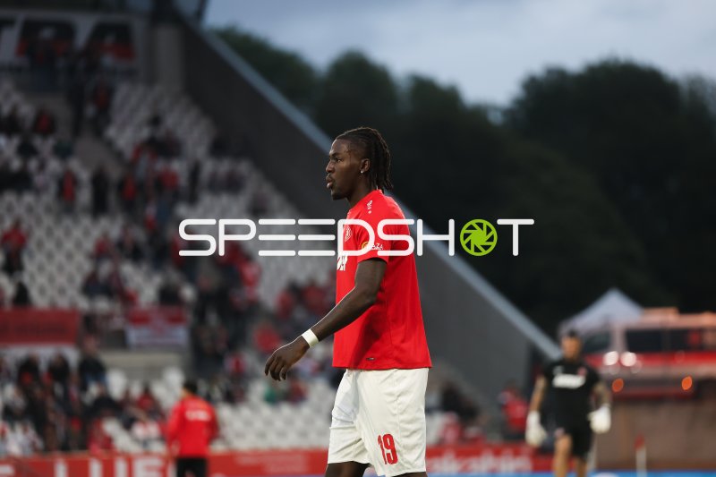 Cedric Harenbrock (#19; Rot-Weiss Essen) beim Spiel im Stadion an der Hafenstraße