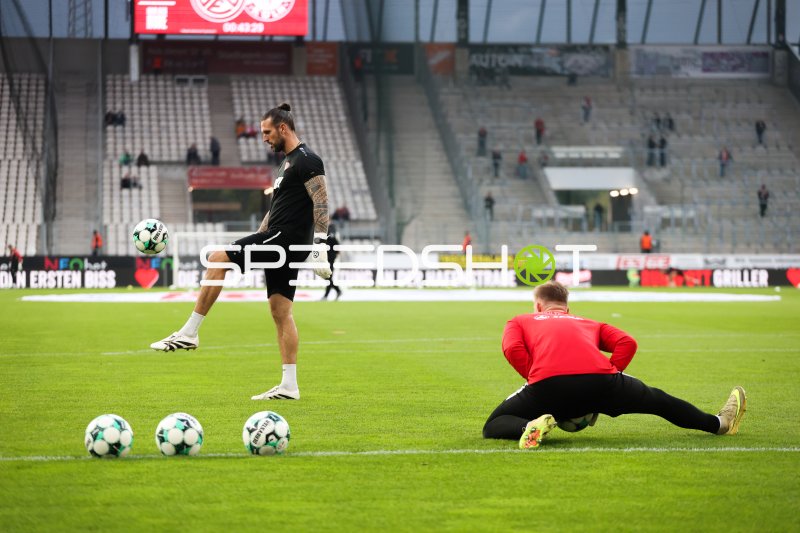 Manuel Lenz beim Torwart-Training im Stadion an der Hafenstraße