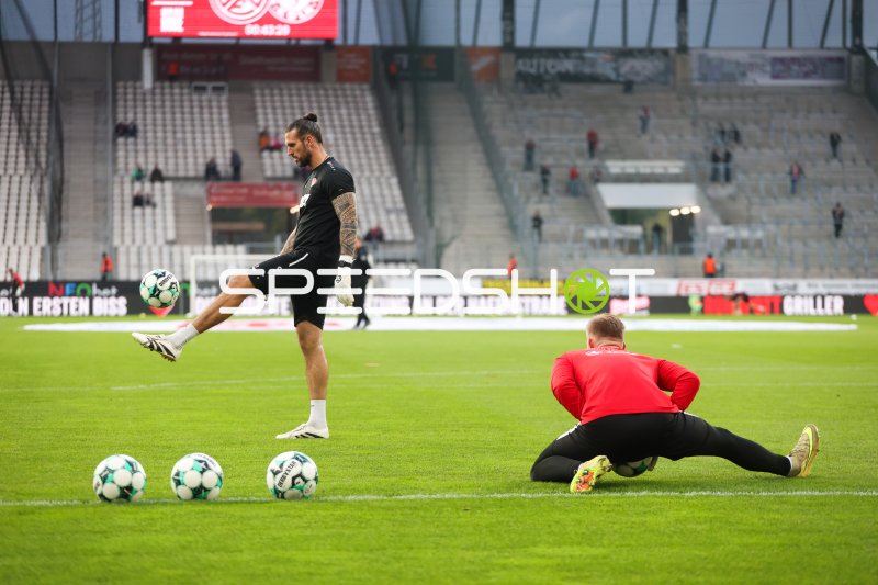 Manuel Lenz beim Torwart-Training im Stadion an der Hafenstraße