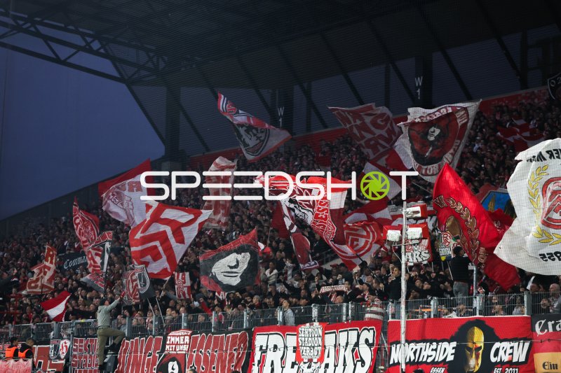 Rot-Weiss Essen Fans im Stadion an der Hafenstraße
