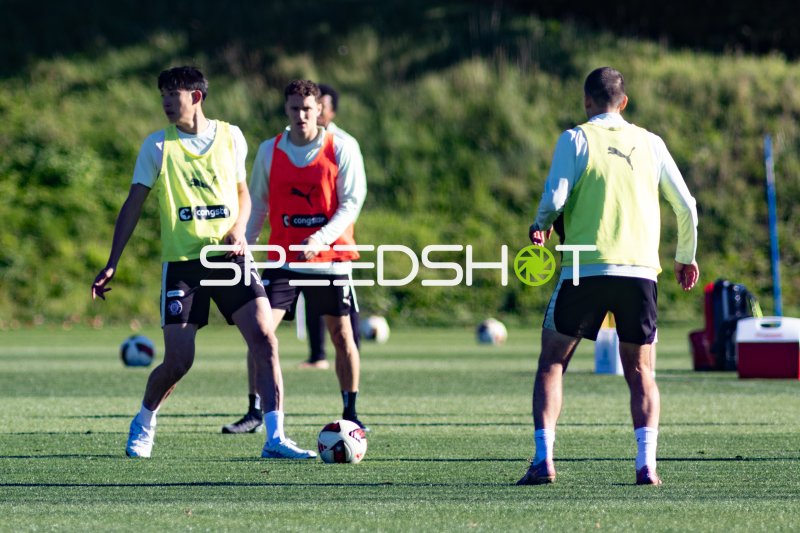 Martijn Kaars im Trainingsaufbau beim FC St. Pauli
