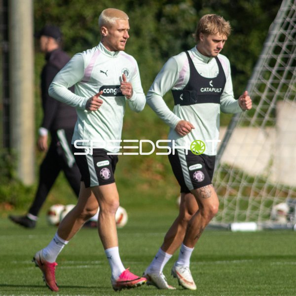 Louis Oppie und Rony Jansson beim Training des FC St. Pauli
