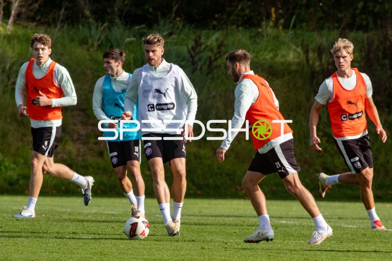 FC St. Pauli Trainingseinheit mit Sam Klein und Marcus Mathisen