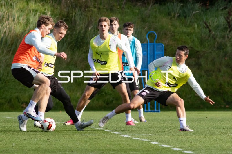 FC St. Pauli Trainingseinheit: Scott Banks und Erik Ahlstrand im Positionsspiel