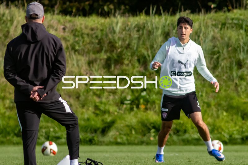 #47 Haron Sabah (FC St. Pauli) beim Trainingsdrills im Trainingszentrum Hamburg