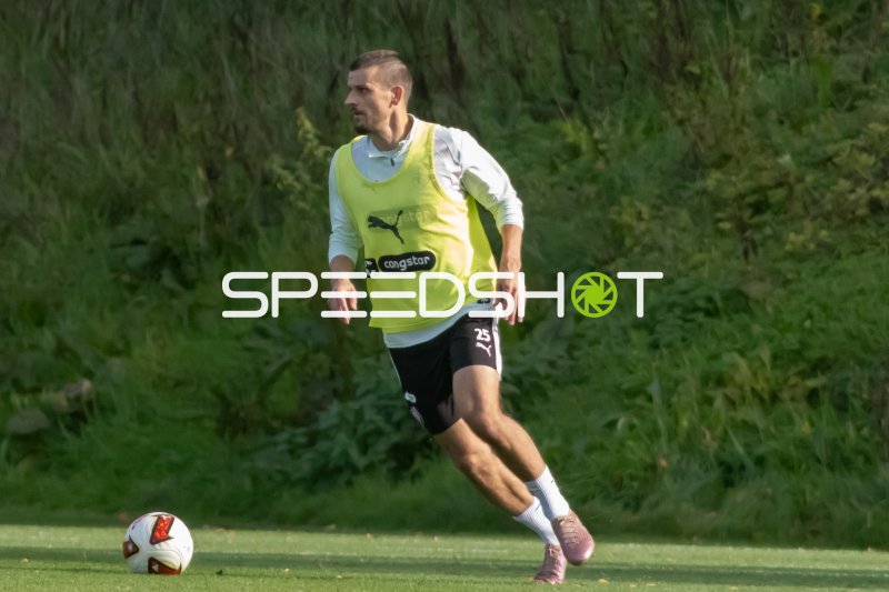 FC St. Pauli Spieler beim Trainingsauftakt im Trainingszentrum Hamburg