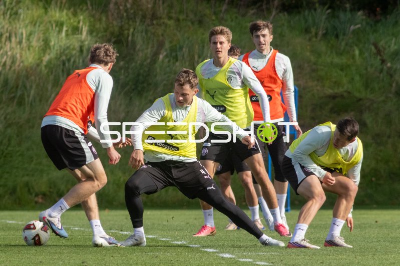 FC St. Pauli Trainingseinheit mit Erik Ahlstrand und Scott Banks