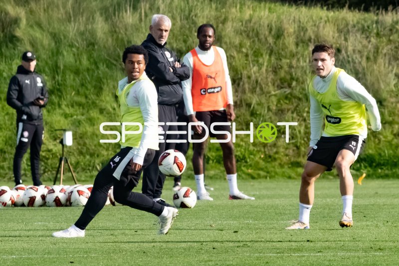 FC St. Pauli Trainingseinheit mit Joel Chima Fujita und Arkadiusz Pyrka