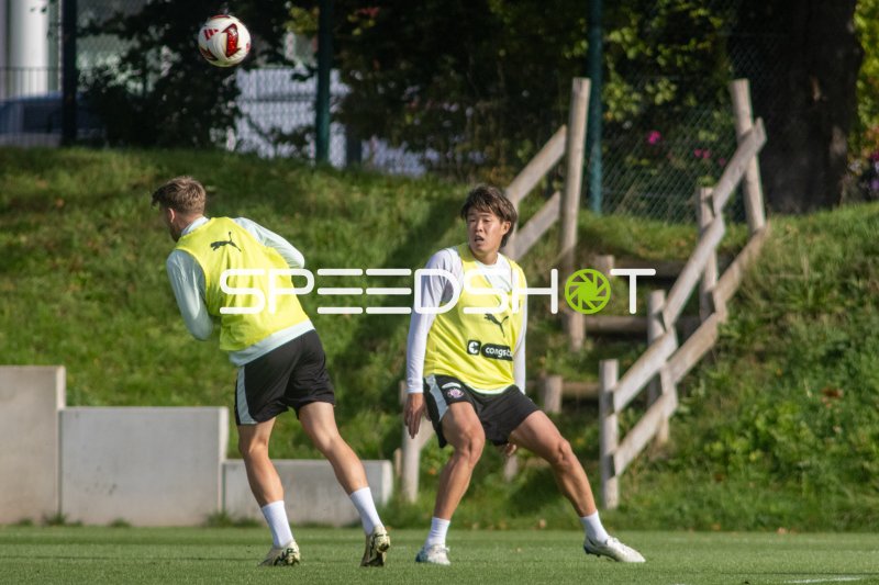 Tomoya Ando beim Training des FC St. Pauli in Hamburg