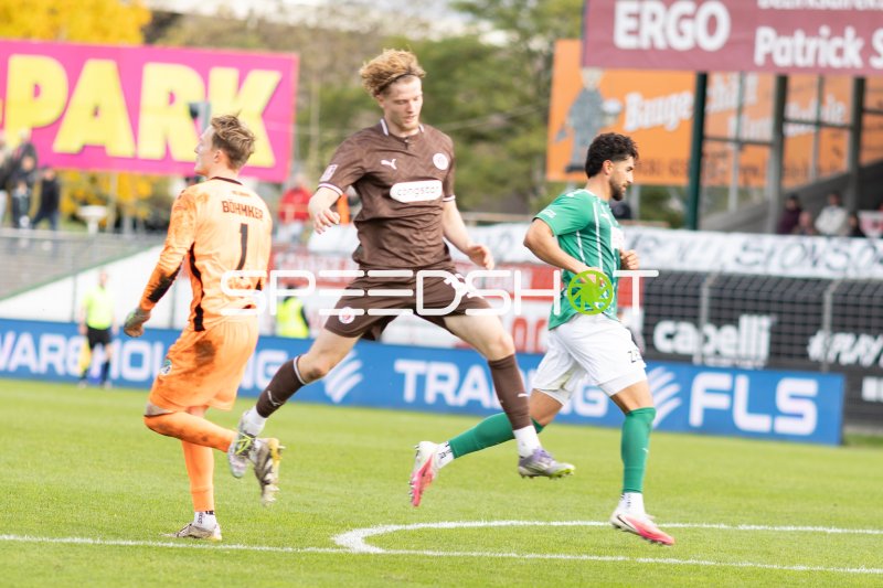 FC St. Pauli II gegen VfB Lübeck an der Lohmühle