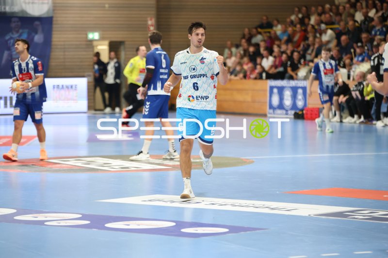 Markus Mahr (#6; 1. VFL Potsdam) läuft zum Tor