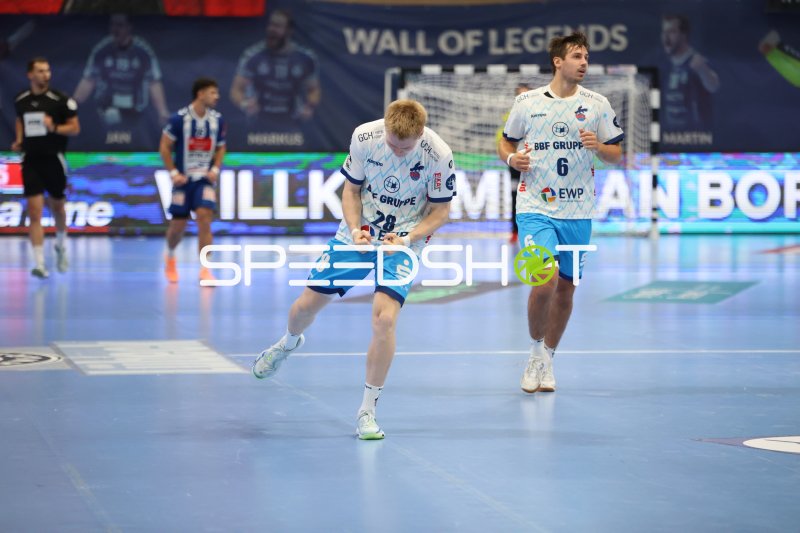1. VfL Potsdam im Angriff gegen VfL Lübeck-Schwartau in der Hansehalle