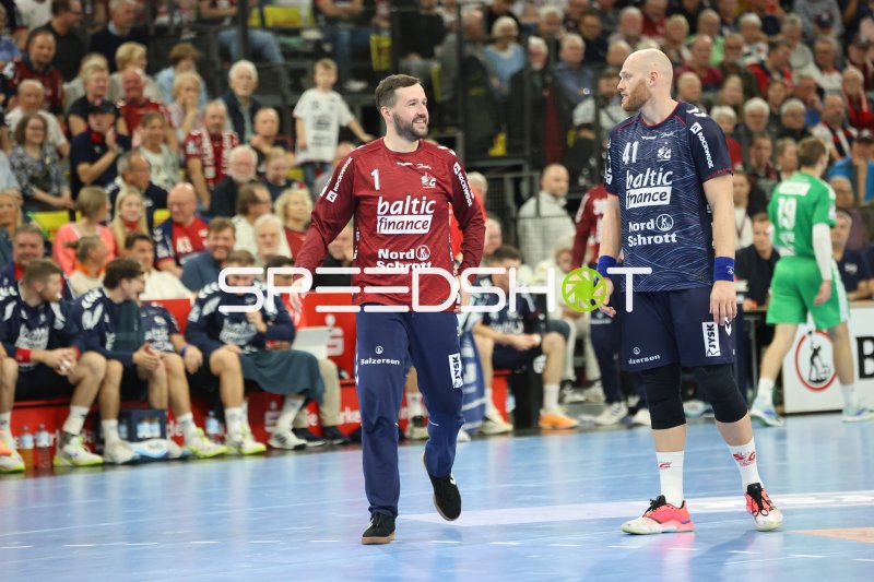 Benjamin Buric (#1; SG Flensburg Handewitt) und Arnar Freyr Arnarsson (#41; SG Flensburg Handewitt) in der GGW Arena