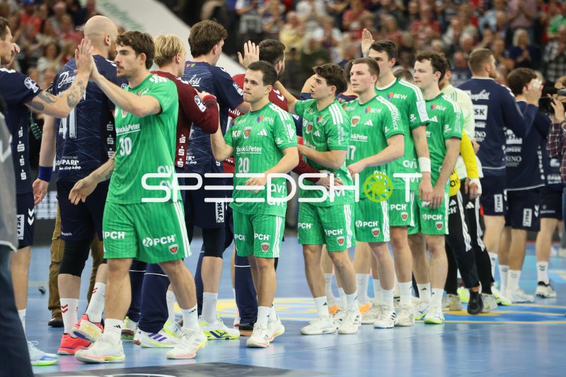 Füchse Berlin nach Spielende in der GGW Arena Flensburg