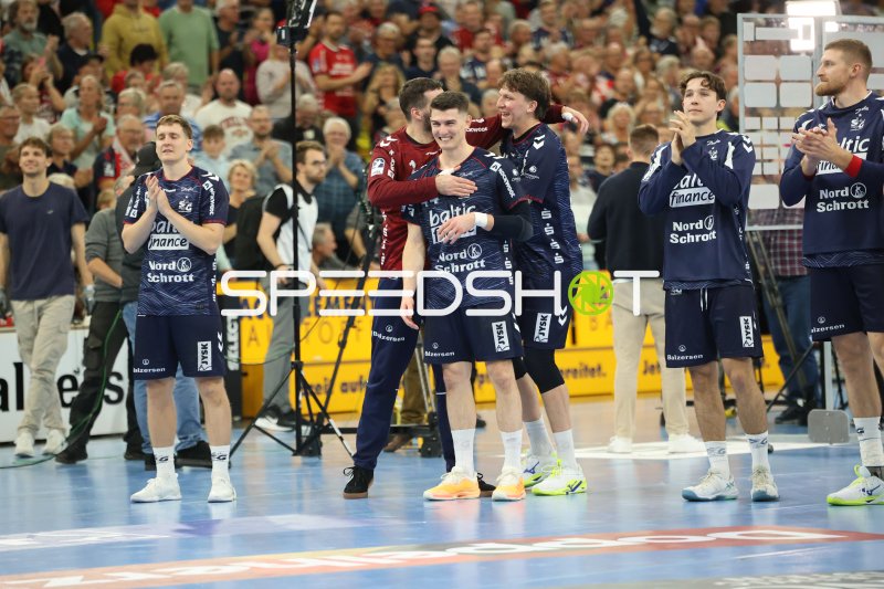 SG Flensburg Handewitt feiert nach Sieg in der GGW Arena