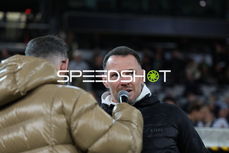 Moderator bei Ansprache im Tivoli Stadion Innsbruck