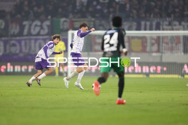 SV Austria Salzburg im Angriff gegen FC Wacker Innsbruck