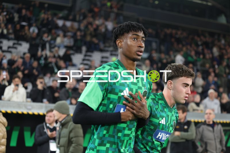 Mouhamed Sy (#9; FC Wacker Innsbruck) vor dem Anpfiff im Tivoli Stadion