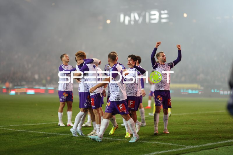 SV Austria Salzburg Spieler jubeln nach Spielende im Tivoli Stadion