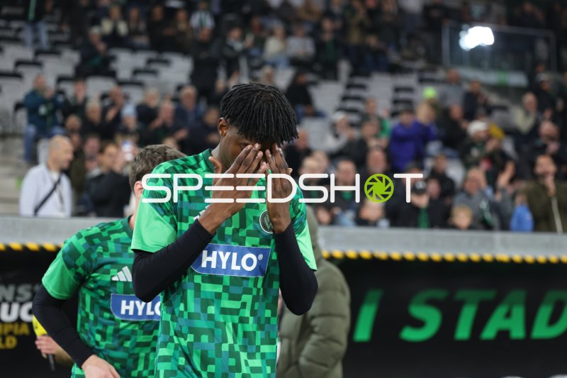 FC Wacker Innsbruck Spieler nach Spielende im Tivoli Stadion