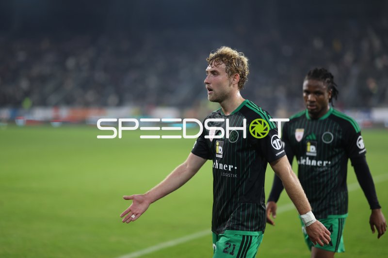 Robin Littig (#21; FC Wacker Innsbruck) im Spieleinsatz