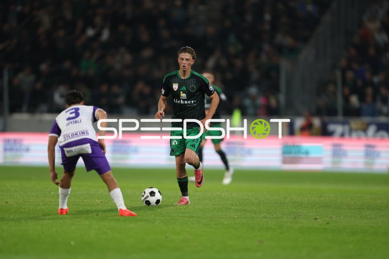 Adrian Lechl (#18; FC Wacker Innsbruck) im Spielaufbau gegen SV Austria Salzburg