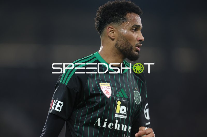 FC Wacker Innsbruck Spieler im Porträt beim Tivoli Stadion