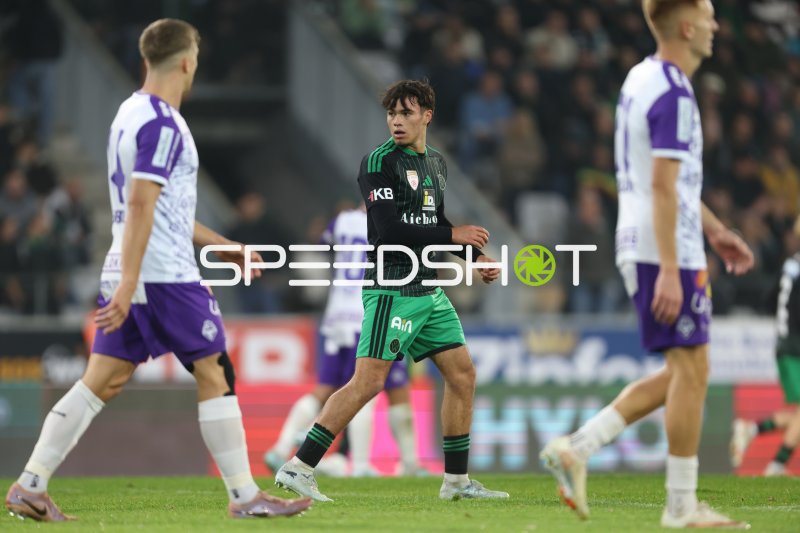 Gabriele Biancheri (#20; FC Wacker Innsbruck) im Spielaufbau gegen Austria Salzburg