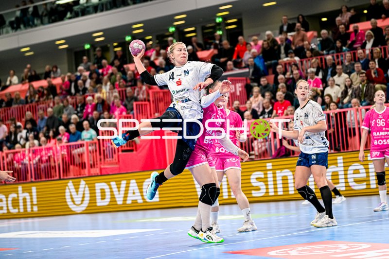 Kim Hinkelmann (#5; Sport-Union Neckarsulm) im Sprungwurf gegen TuS Metzingen