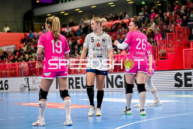 Kim Hinkelmann (#5; Sport-Union Neckarsulm) im Spielfeld-Einsatz gegen TuS Metzingen