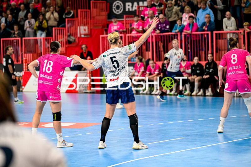 Kim Hinkelmann (#5; Sport-Union Neckarsulm) mit Abwehrjubel