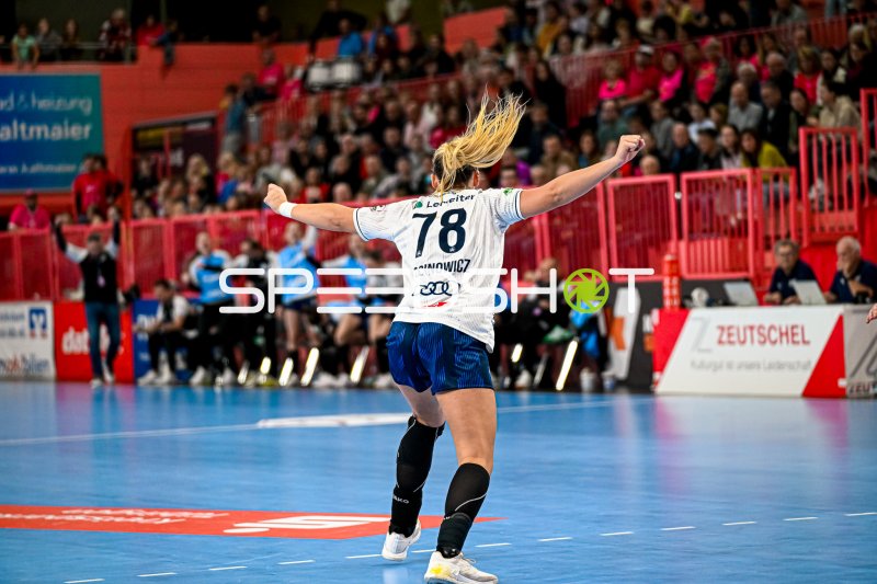 Paulina Uscinowicz (#78; Sport-Union Neckarsulm) jubelt nach Treffer
