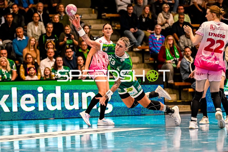 Spielerin von Frisch auf Göppingen im Sprungwurf gegen HSG Bensheim/Auerbach