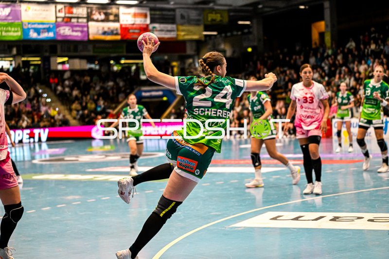 Luisa Scherer (#24; Frisch auf Göppingen) im Sprungwurf gegen Bensheim/Auerbach