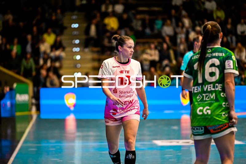 Aylin Bornhardt (#13; HSG Bensheim/Auerbach) im Spielaufbau gegen Frisch auf Göppingen