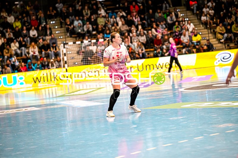 Spielerin der HSG Bensheim/Auerbach in der EWS Arena Göppingen
